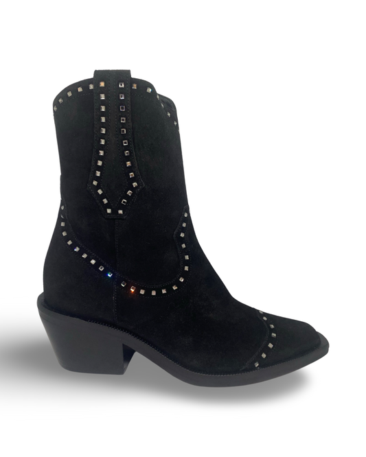 Western By Carrano